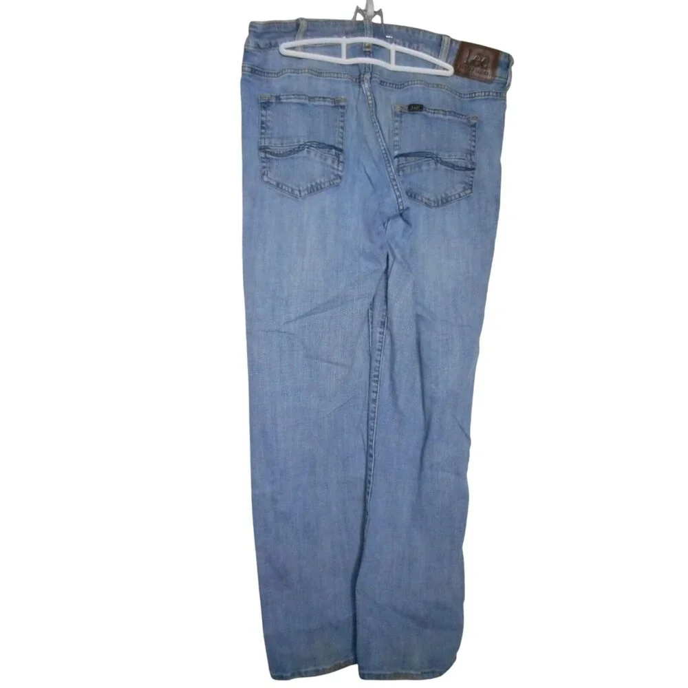 Lee Straight Leg Jeans Modern Series Size 36 x 32  Medium wash Pre-owned